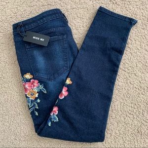 NWT Miss Me Floral Embroidered Ankle Skinny Jeans